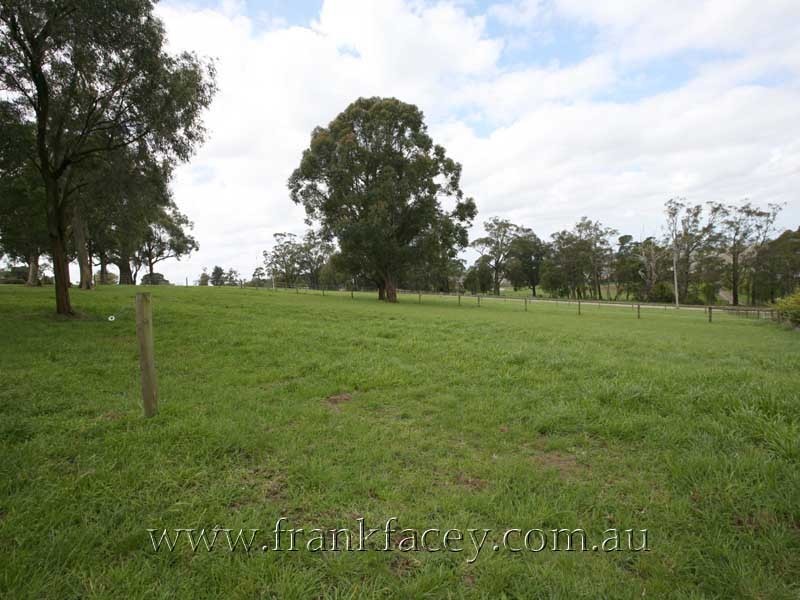 125 Huxtable Road, Pakenham Upper VIC 3810