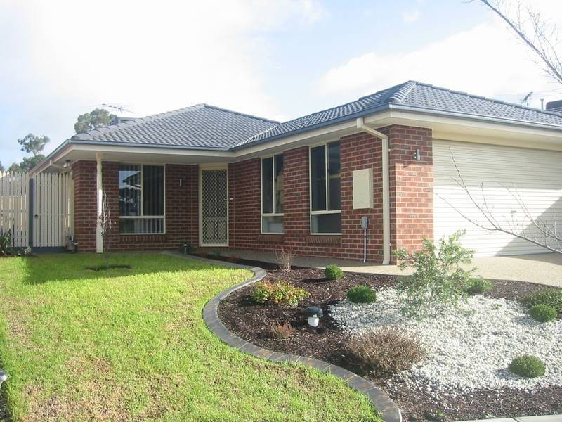 76 Tipperary Circuit, Pakenham VIC 3810