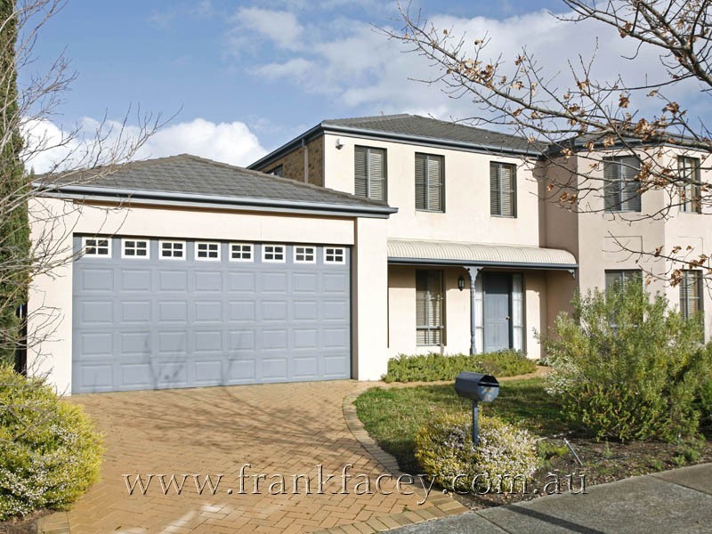 62 Berwick Springs Promenade, Narre Warren South VIC 3805