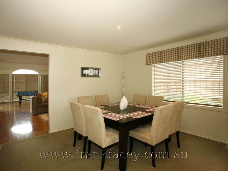 62 Berwick Springs Promenade, Narre Warren South VIC 3805