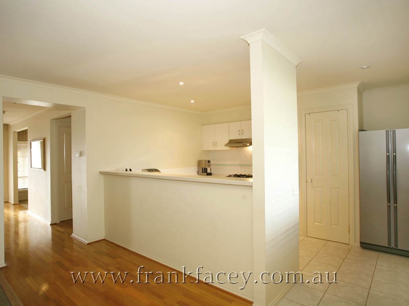 62 Berwick Springs Promenade, Narre Warren South VIC 3805