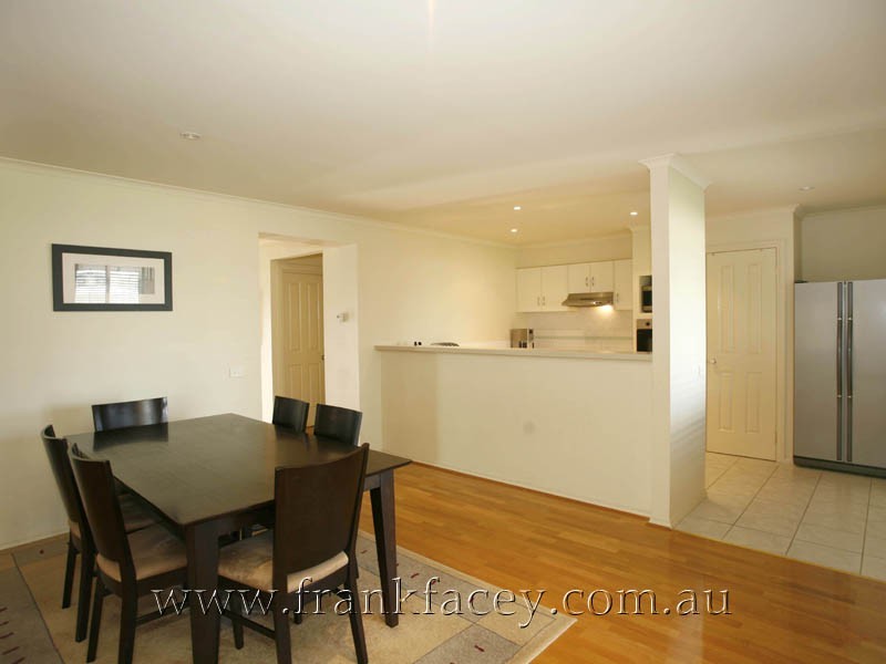 62 Berwick Springs Promenade, Narre Warren South VIC 3805