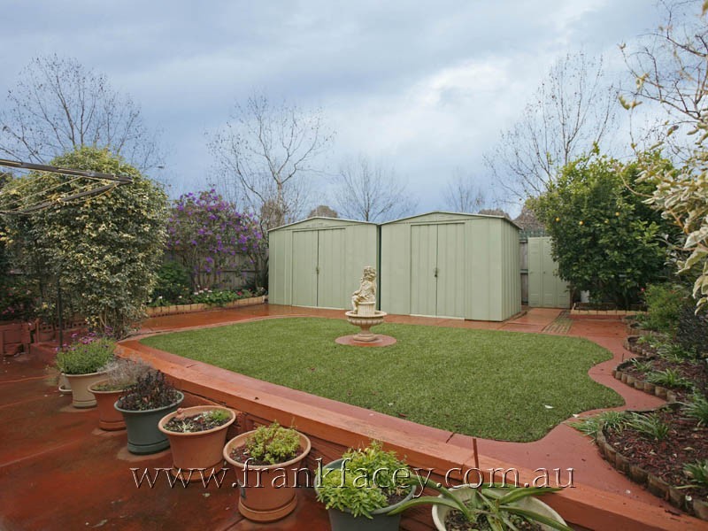 6a Coowarra Way, Berwick VIC 3806