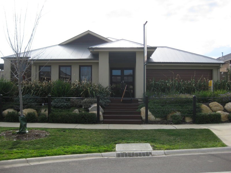 24 Chase Boulevard, Berwick VIC 3806