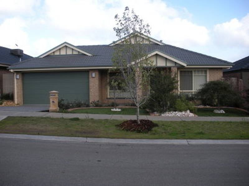 25 Montpelier Drive, Berwick VIC 3806