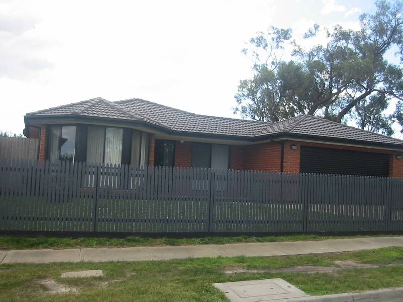 64 Strabane Way, Hampton Park VIC 3976