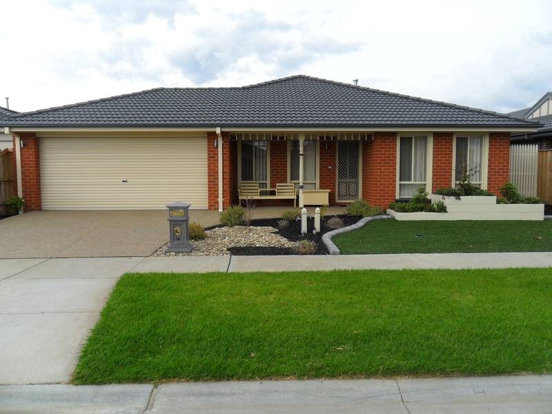 7 Howe Way, Cranbourne East VIC 3977