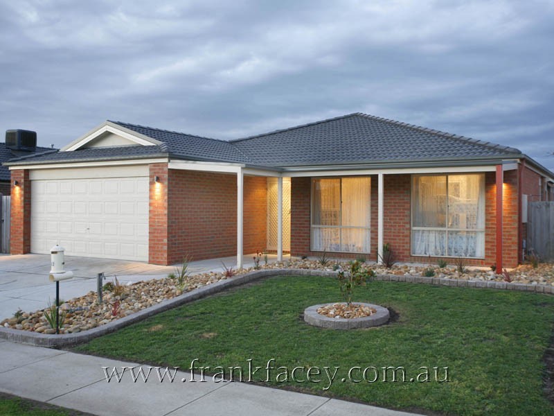 52 Community Parade, Narre Warren South VIC 3805