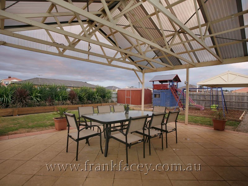 52 Community Parade, Narre Warren South VIC 3805