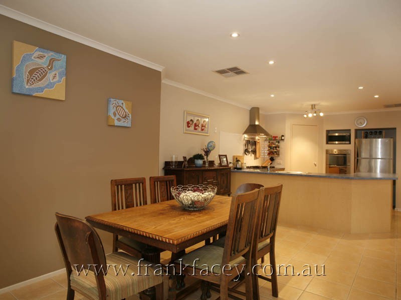 52 Community Parade, Narre Warren South VIC 3805