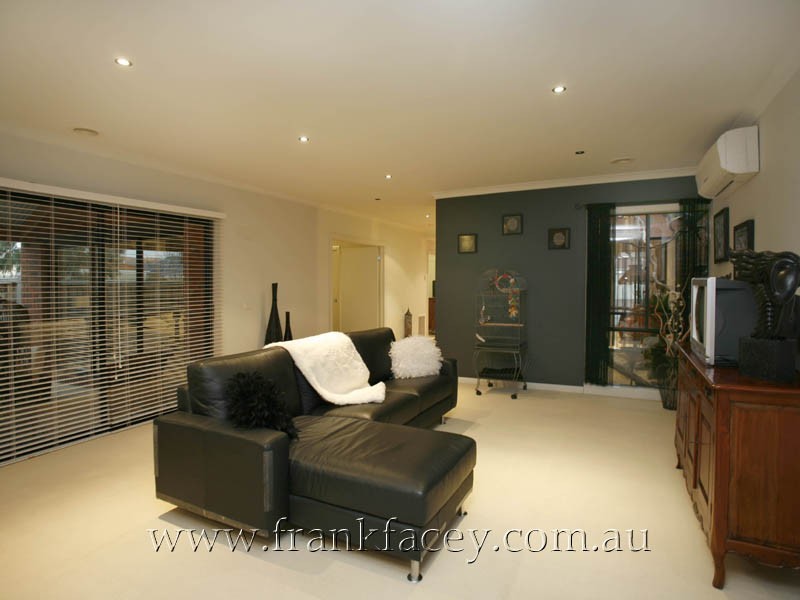 21 Jamieson Way, Berwick VIC 3806