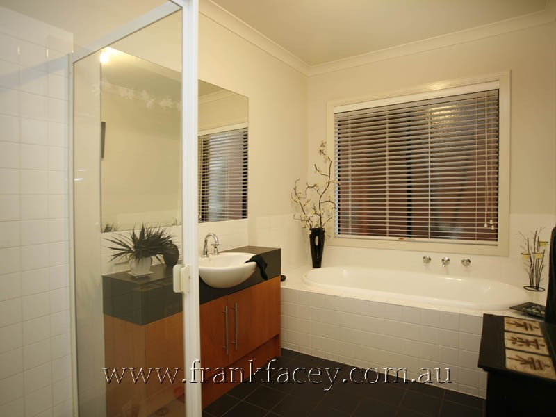 21 Jamieson Way, Berwick VIC 3806