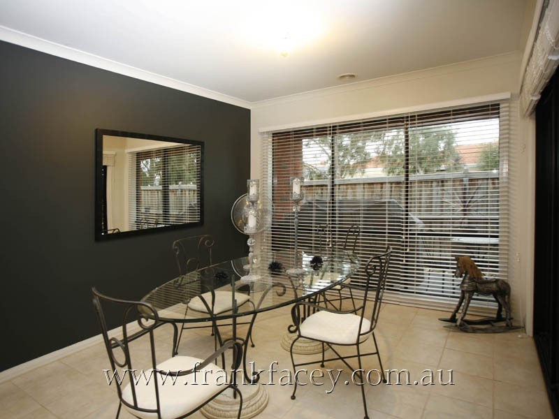 21 Jamieson Way, Berwick VIC 3806