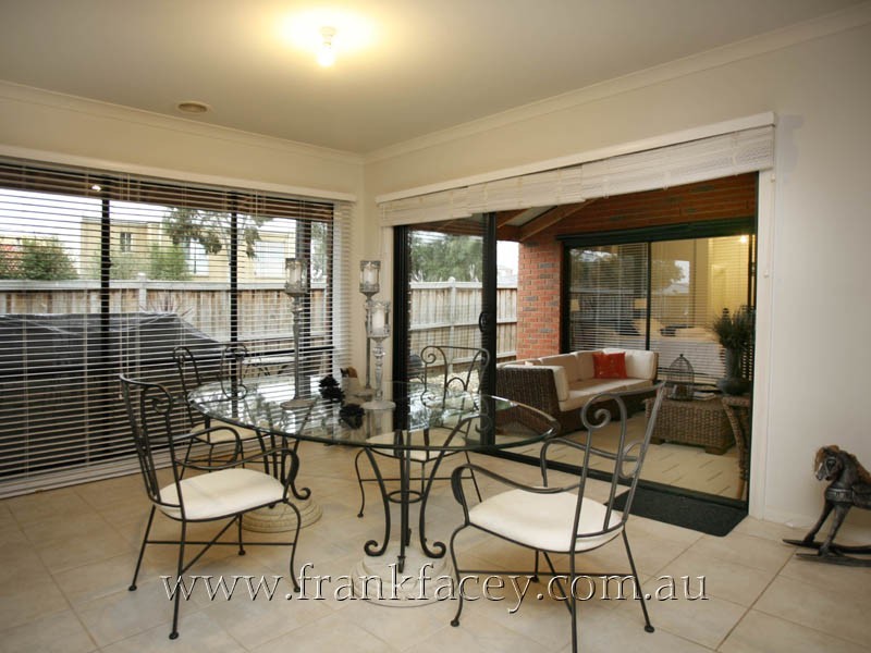 21 Jamieson Way, Berwick VIC 3806