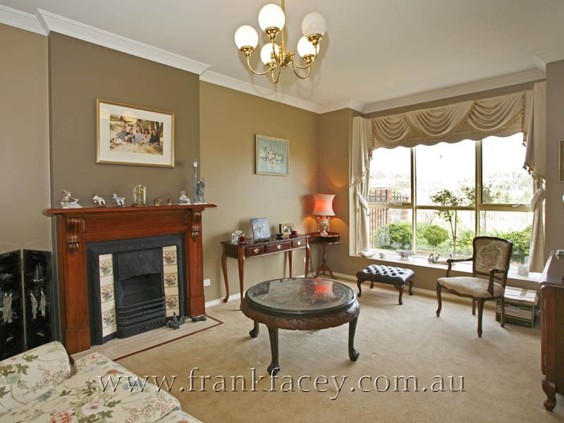 1 Brennan Court, Berwick VIC 3806