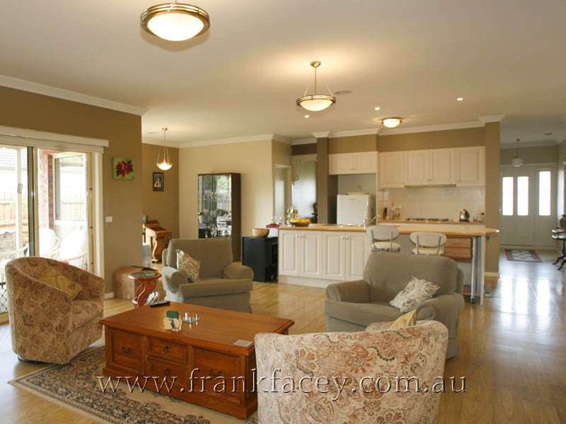 1 Brennan Court, Berwick VIC 3806