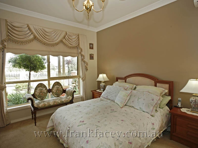 1 Brennan Court, Berwick VIC 3806