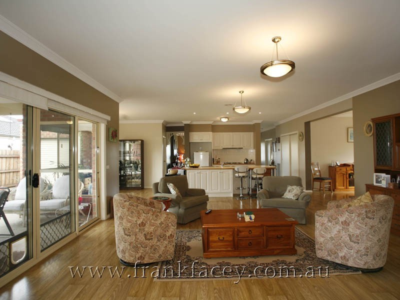 1 Brennan Court, Berwick VIC 3806