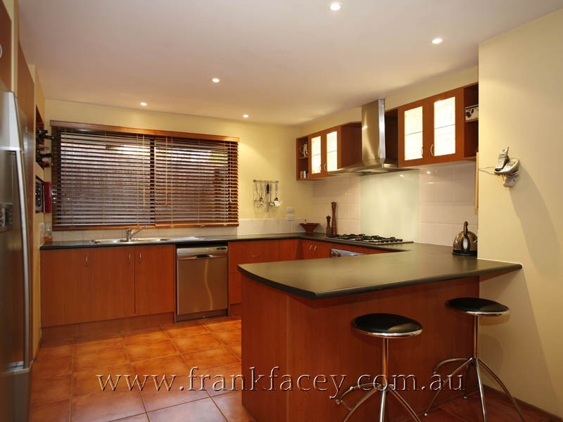 3 Roundhay Court, Berwick VIC 3806