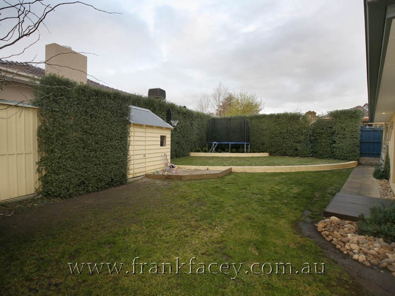 3 Roundhay Court, Berwick VIC 3806