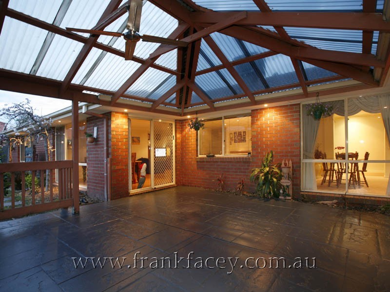 22 Streeton Way, Berwick VIC 3806