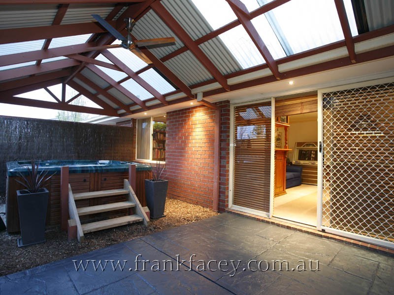 22 Streeton Way, Berwick VIC 3806