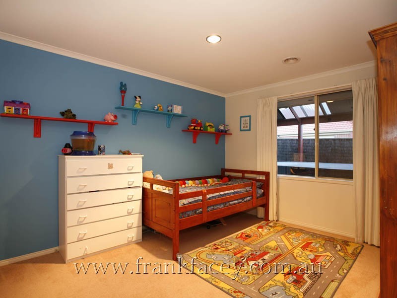 22 Streeton Way, Berwick VIC 3806