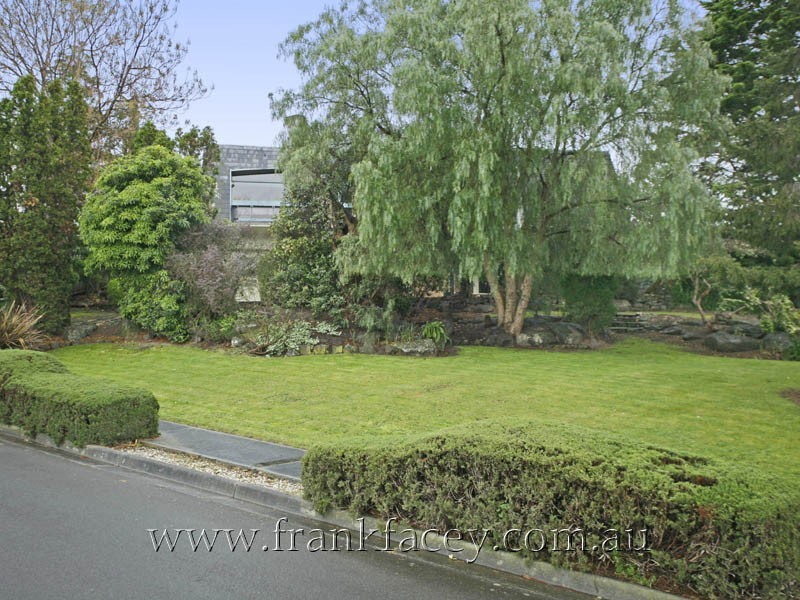 20 Kramer Drive, Berwick VIC 3806