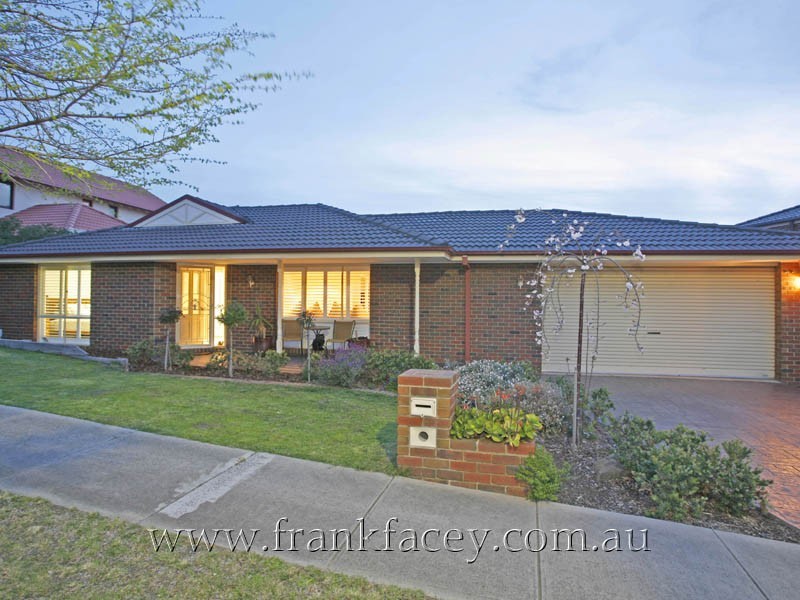 11 Logan Place, Berwick VIC 3806