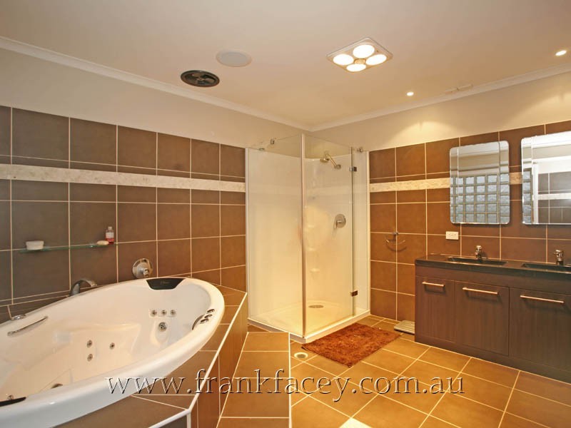 11 Logan Place, Berwick VIC 3806