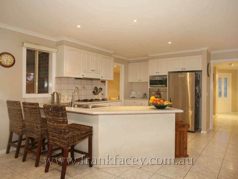 11 Logan Place, Berwick VIC 3806