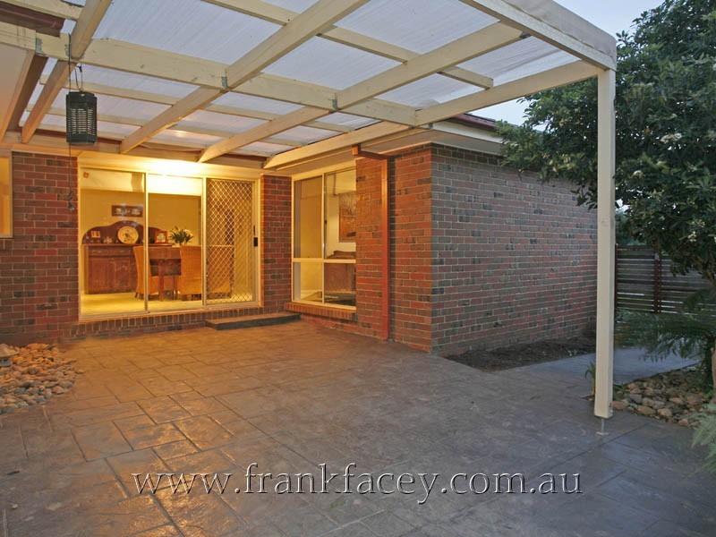 11 Logan Place, Berwick VIC 3806
