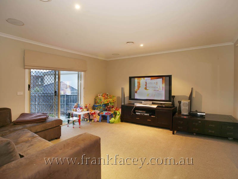 11 Logan Place, Berwick VIC 3806