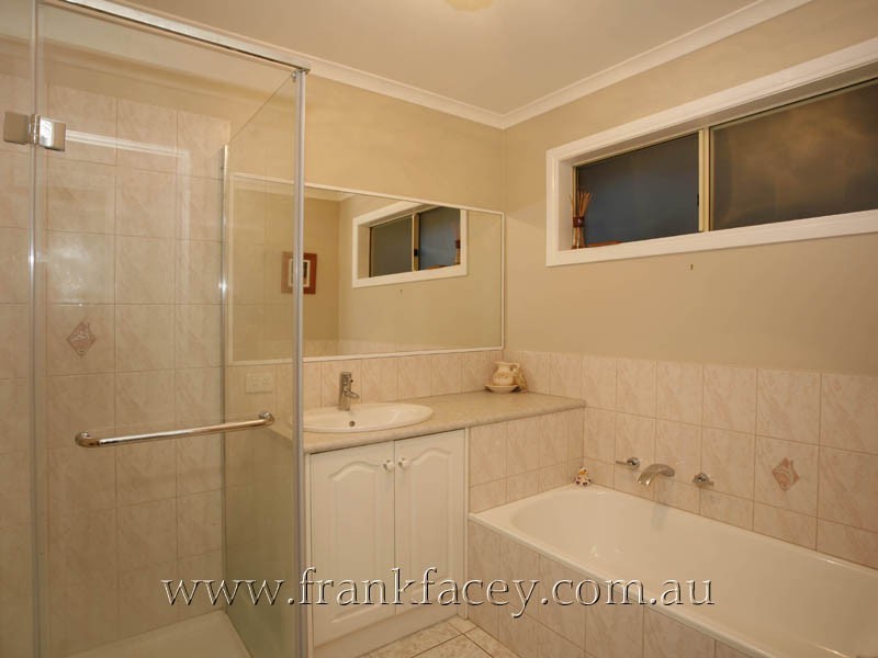 11 Logan Place, Berwick VIC 3806