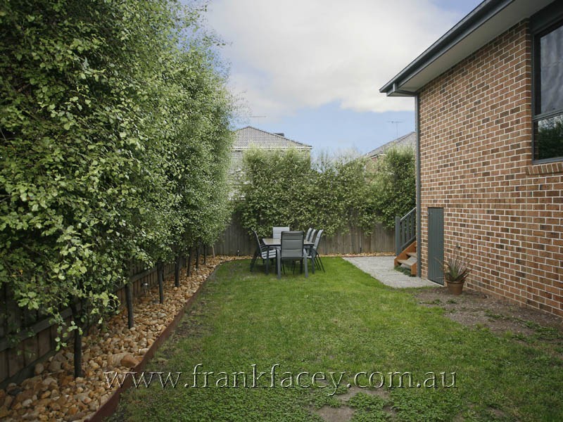 8 Lisson Court, Berwick VIC 3806