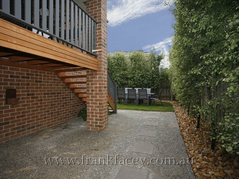 8 Lisson Court, Berwick VIC 3806