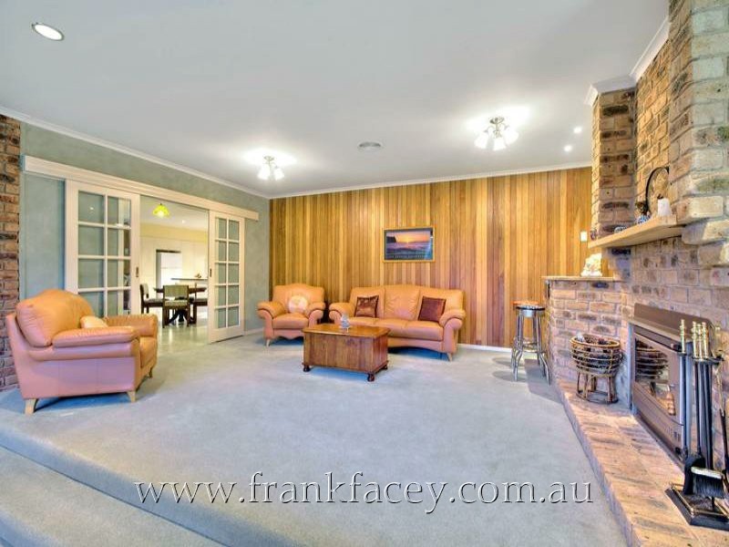 115 King Road, Harkaway VIC 3806