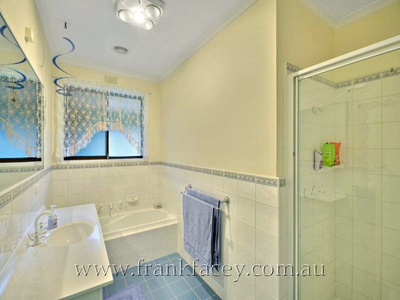 115 King Road, Harkaway VIC 3806