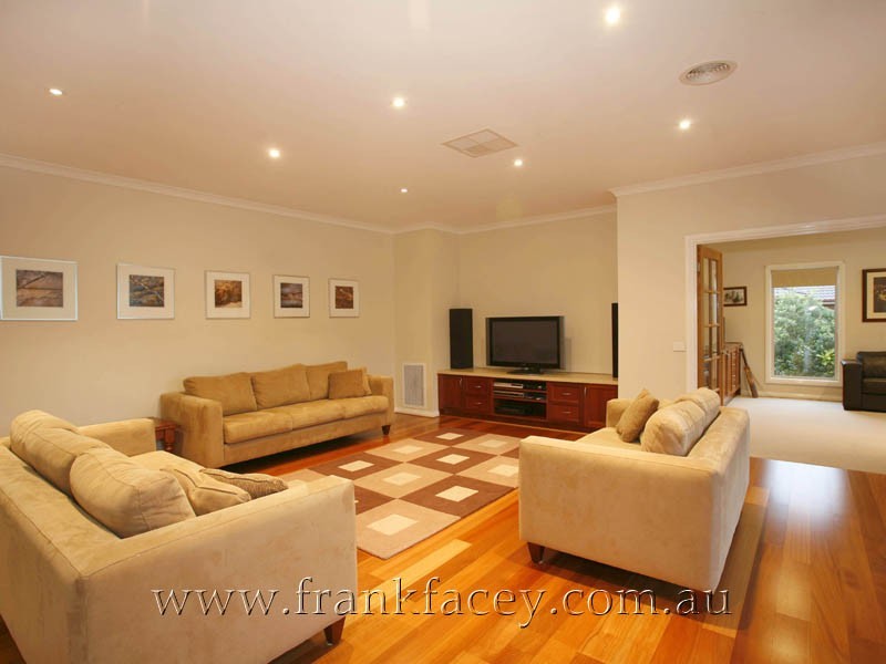 6 Holm Park Road, Beaconsfield VIC 3807