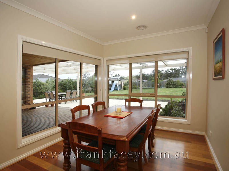 6 Holm Park Road, Beaconsfield VIC 3807