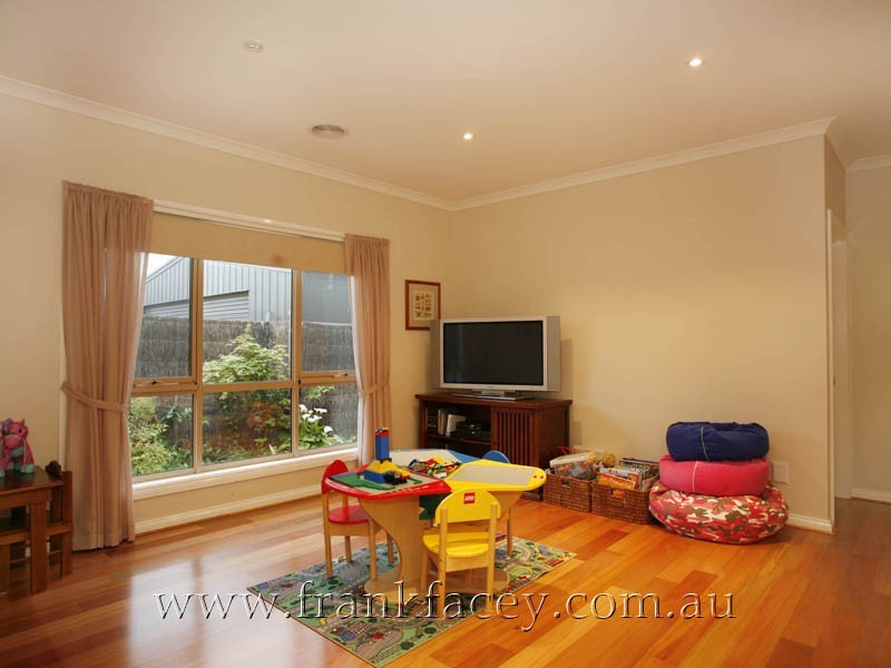 6 Holm Park Road, Beaconsfield VIC 3807