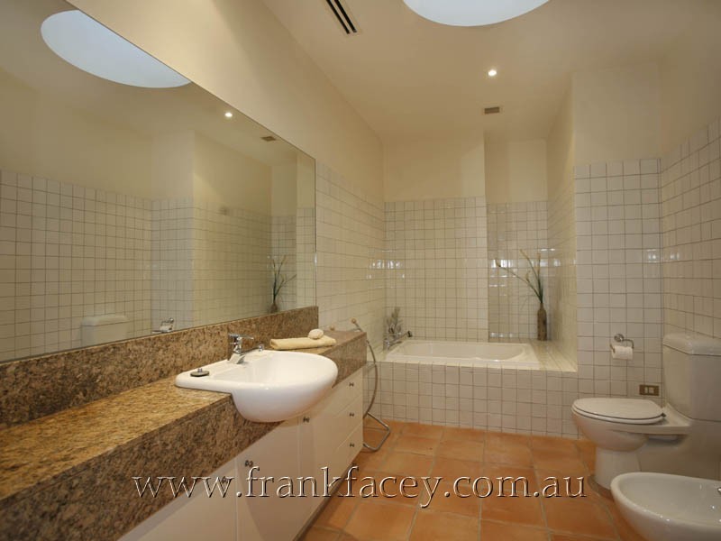 46 Quarry Hills Drive, Berwick VIC 3806