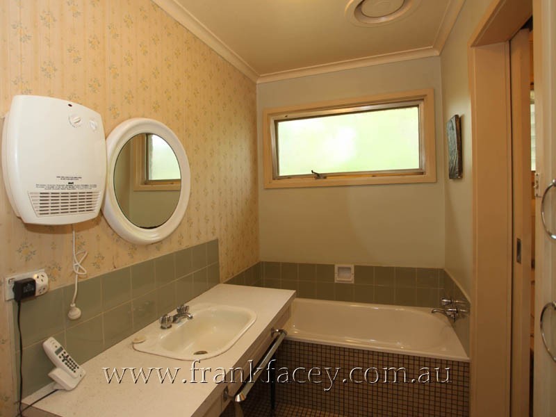 19 Robinson Road, Narre Warren North VIC 3804