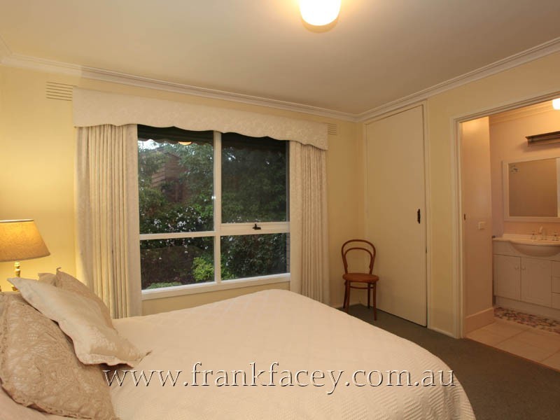 5 McNabb Street, Berwick VIC 3806