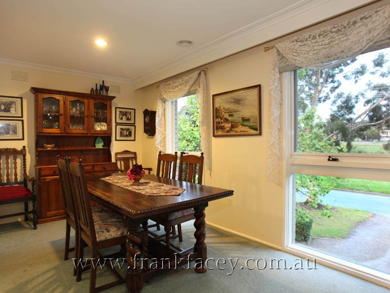 5 McNabb Street, Berwick VIC 3806