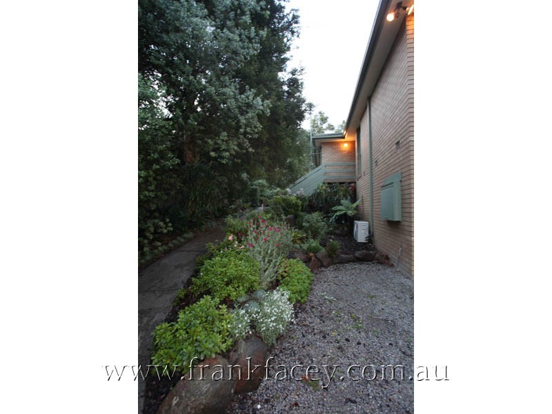 5 McNabb Street, Berwick VIC 3806