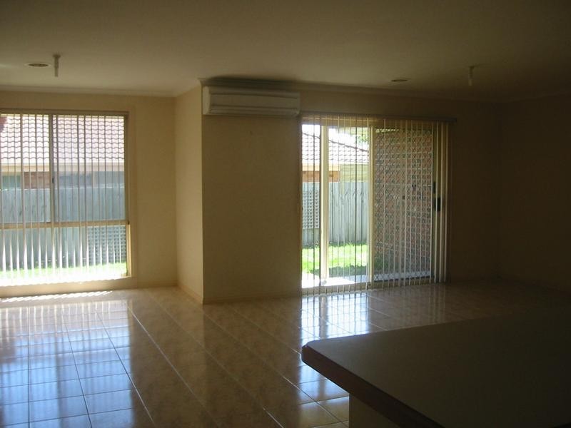 44 Kendall Drive, Narre Warren VIC 3805