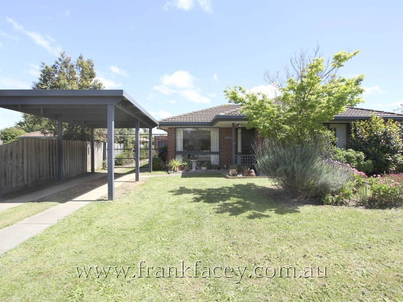 18 Harwood Court, Berwick VIC 3806