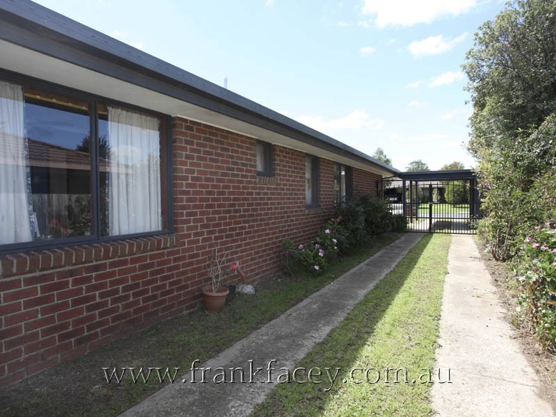 18 Harwood Court, Berwick VIC 3806