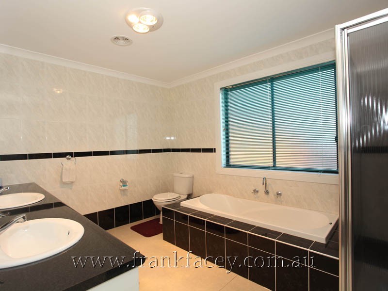 44 Ellen Road, Narre Warren South VIC 3805